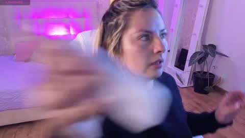 Snapshot of brandy_sweet_ chatting on 10/09/25, 12:03 BRANDY online show from 10/09/25, 12:03