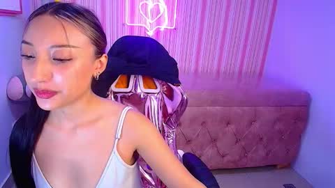 Brandy Gomez online show from 10/07/25, 04:37