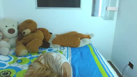 bratz xx118 online show from 01/23/25, 12:57