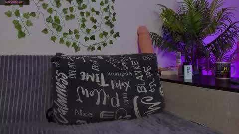 Johny Bravo online show from 11/21/25, 11:31