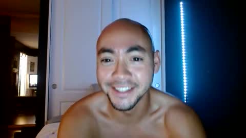 Snapshot of breadcrumbsss chatting on 11/08/25, 02:56 Breadcrumbsss online show from 11/08/25, 02:56