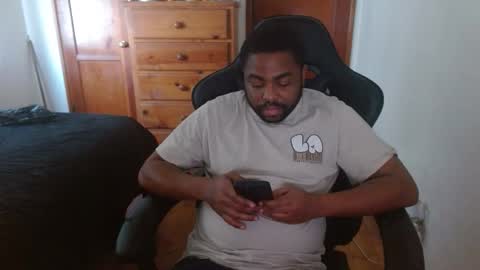 Snapshot of breadw1nnah chatting on 11/01/25, 11:18 Breadw1nnah online show from 11/01/25, 11:18