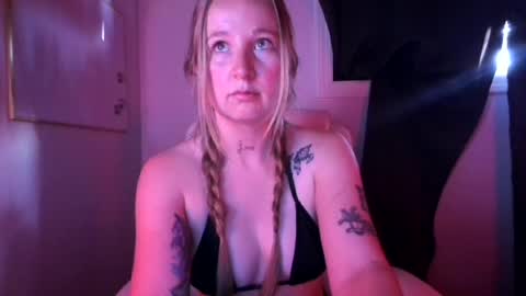 Snapshot of brearose7 chatting on 07/17/26, 02:07 Brea Rose online show from 07/17/26, 02:07