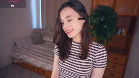 Mia Bunyard online show from 09/15/25, 06:13