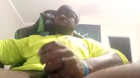 Snapshot of breeze316 chatting on 09/10/25, 10:15 breeze316 online show from 09/10/25, 10:15