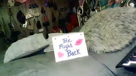 breezywinds963 online show from 10/31/25, 07:48