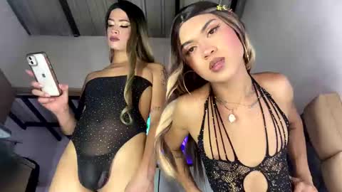 Snapshot of brenda_dolls chatting on 10/03/25, 07:00 BRENDA  SALOME online show from 10/03/25, 07:00