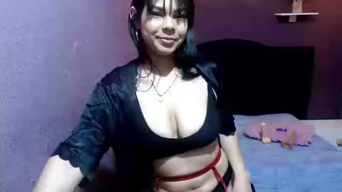 Snapshot of brenda_smile12 chatting on 09/13/25, 01:44 brenda_smile12 online show from 09/13/25, 01:44