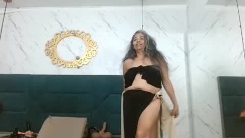 Snapshot of brenda_velasquez chatting on 06/25/26, 09:30 BRENDA VELASQUEZ online show from 06/25/26, 09:30