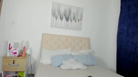 Snapshot of brenda_x_x chatting on 09/09/25, 02:00 Brenda online show from 09/09/25, 02:00