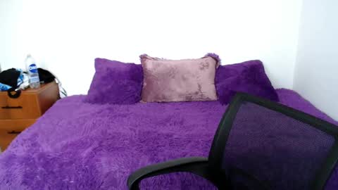 brendasantos_77 online show from 10/28/25, 01:58