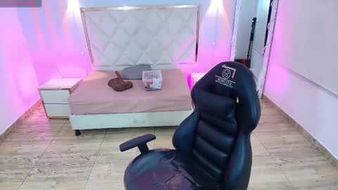 BRENDDA  online show from 09/19/25, 03:19