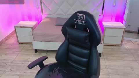 BRENDDA  online show from 10/11/25, 04:22