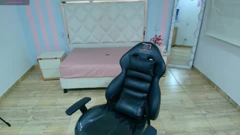 BRENDDA  online show from 12/15/25, 03:22