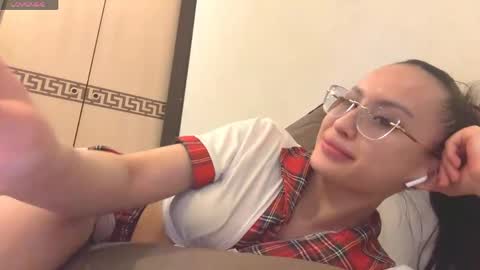 Mia   online show from 05/29/26, 05:00