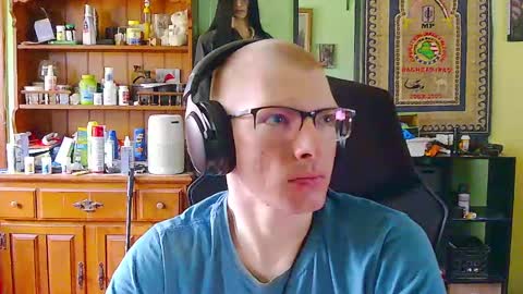 Snapshot of brenden02 chatting on 03/07/25, 04:11 Brenden online show from 03/07/25, 04:11