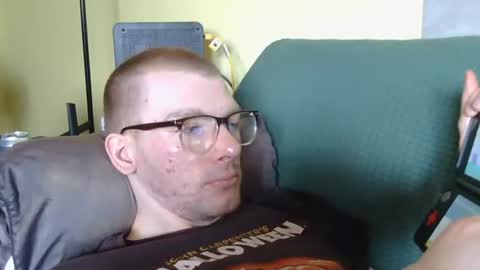 Snapshot of brenden02 chatting on 03/29/26, 08:20 Brenden online show from 03/29/26, 08:20