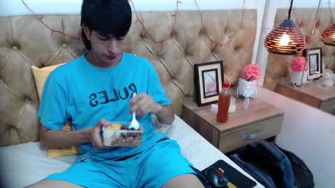 Snapshot of brent18_ chatting on 02/15/25, 01:42 Esteban online show from 02/15/25, 01:42