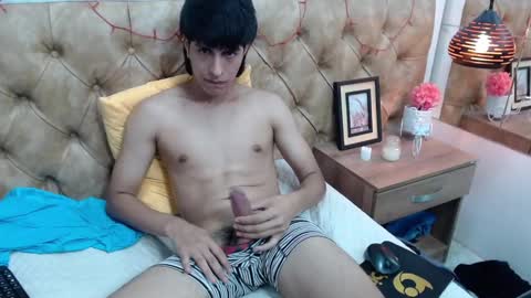 Snapshot of brent18_ chatting on 02/15/25, 04:47 Esteban online show from 02/15/25, 04:47