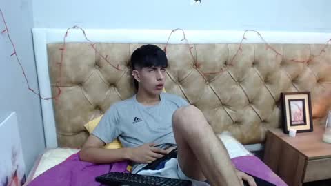Snapshot of brent18_ chatting on 02/17/25, 09:35 Esteban online show from 02/17/25, 09:35
