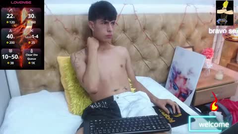 Snapshot of brent18_ chatting on 03/10/25, 03:45 Esteban online show from 03/10/25, 03:45