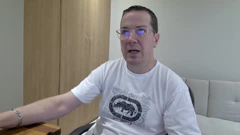 Brett online show from 11/03/25, 02:18