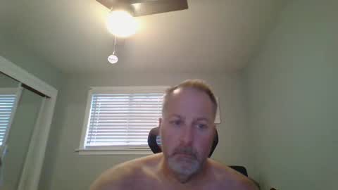 Snapshot of brettsky chatting on 04/25/26, 02:03 hey online show from 04/25/26, 02:03