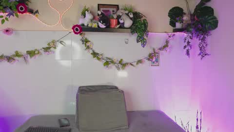 Bri cullen online show from 09/30/25, 02:33