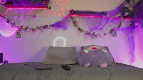 Bri cullen online show from 10/14/25, 02:56