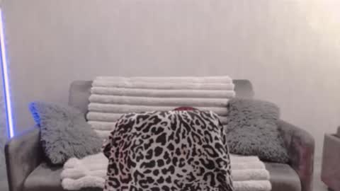 bri_fox online show from 11/26/25, 08:10