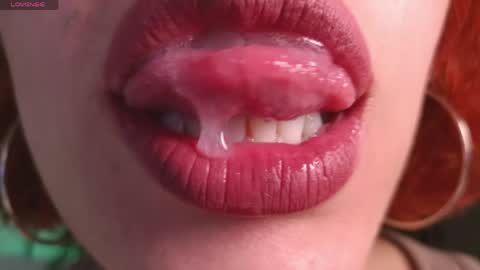 Snapshot of bri_von_dhara_ chatting on 05/18/26, 08:58 Bri online show from 05/18/26, 08:58
