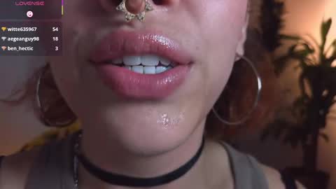 Snapshot of bri_von_dhara_ chatting on 06/05/26, 12:17 Bri online show from 06/05/26, 12:17