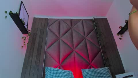 B R I A  online show from 03/18/26, 04:04