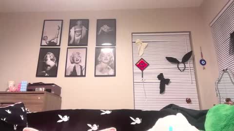 Brianna3 online show from 12/30/24, 05:48