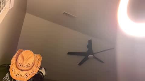 Brianna3 online show from 10/30/25, 06:37