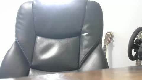 Snapshot of brian871001 chatting on 04/15/26, 02:57 brian871001 online show from 04/15/26, 02:57