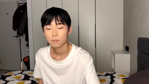 Snapshot of brian_stars chatting on 02/14/25, 02:02 Brian boy online show from 02/14/25, 02:02