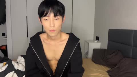 Snapshot of brian_stars chatting on 02/18/25, 02:27 Brian boy online show from 02/18/25, 02:27