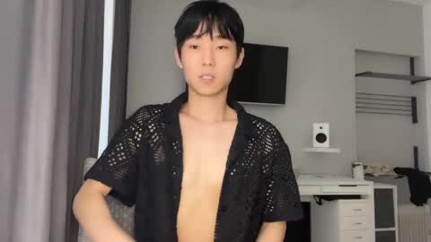 Snapshot of brian_stars chatting on 02/23/25, 12:37 Brian boy online show from 02/23/25, 12:37