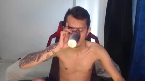 Snapshot of brian_sweetx chatting on 03/15/26, 07:42 Brian sweetx Independent online show from 03/15/26, 07:42