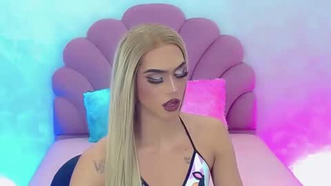 BRIANA online show from 01/24/25, 07:41