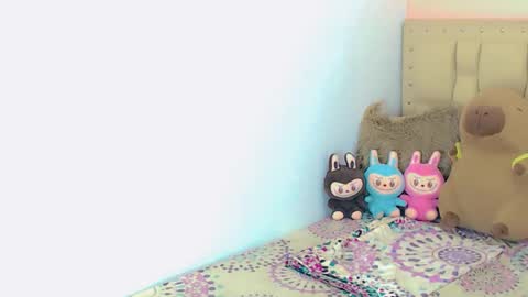 BRIANA online show from 11/18/25, 04:39