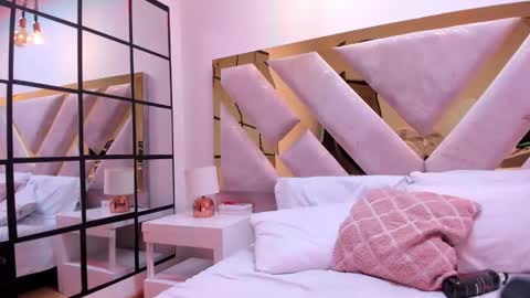 Brianna  online show from 12/05/25, 12:25