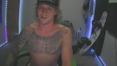 Snapshot of briansmash_ chatting on 10/26/25, 05:02 Brian smash online show from 10/26/25, 05:02