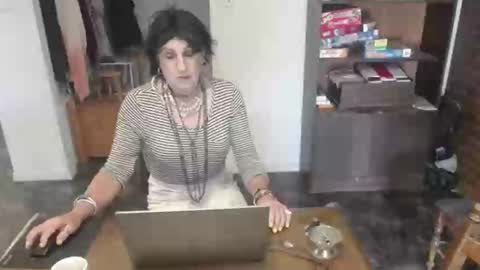 Snapshot of bridgetfouru chatting on 11/24/25, 08:19 bridgetfouru online show from 11/24/25, 08:19