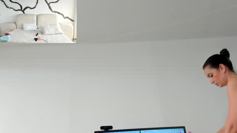    online show from 02/01/25, 02:56