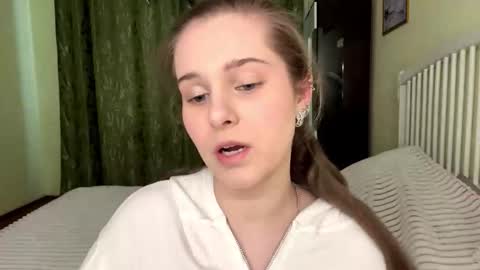 brielleroberts online show from 03/17/26, 08:06