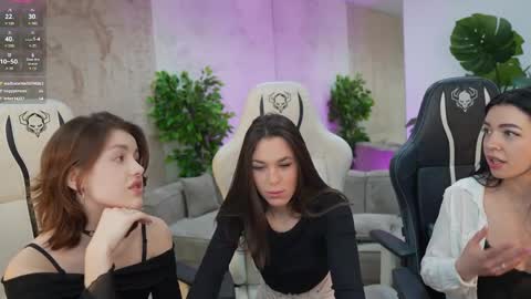 Diamonds Girls online show from 03/08/25, 02:40