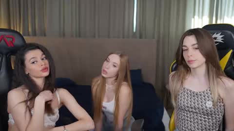 Diamonds Girls online show from 03/10/25, 12:26