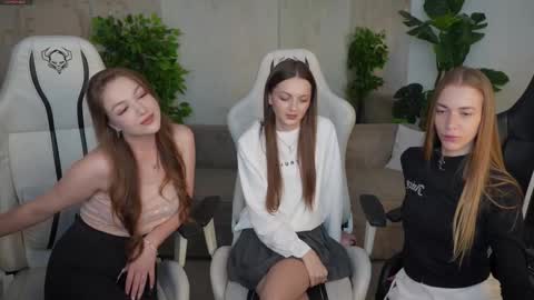 Diamonds Girls online show from 09/08/25, 02:49